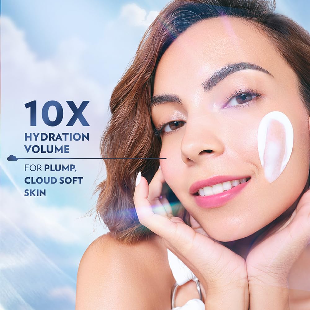VASELINE Cloud Soft, Light Moisturiser, 300 ml, for Plump, Soft Skin, with Ceramides & Hyaluron Fillers, 10X Hydration Volume, Non-Sticky